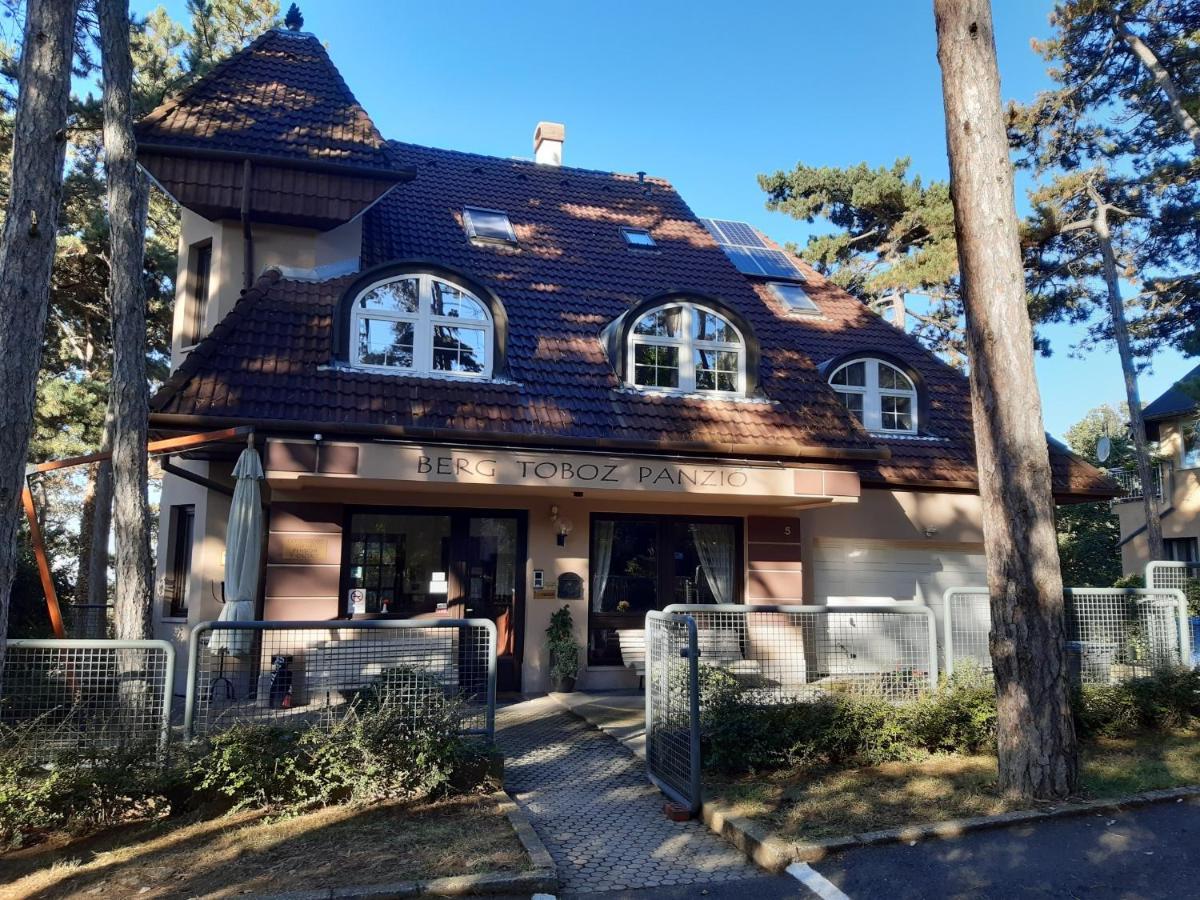 Berg Toboz Panzió Hotel Pécs Kültér fotó