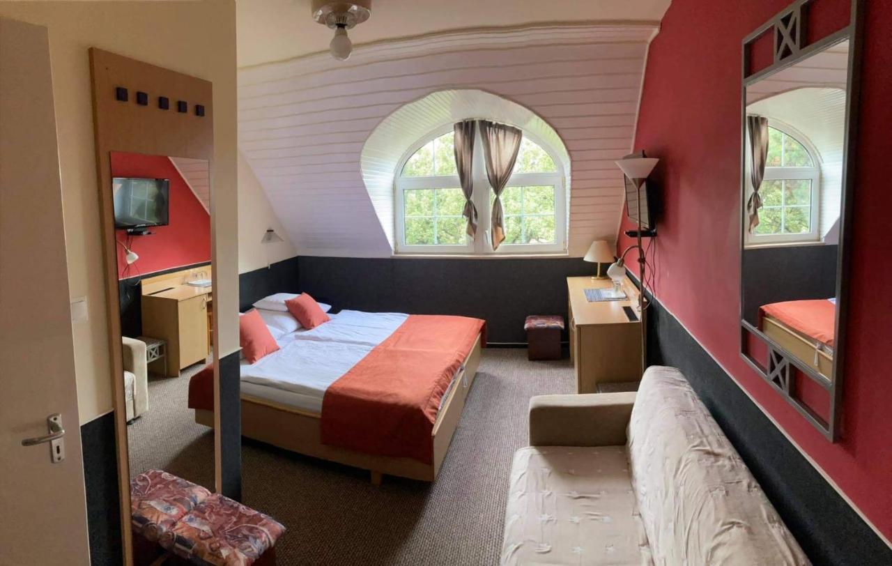 Berg Toboz Panzió Hotel Pécs Kültér fotó