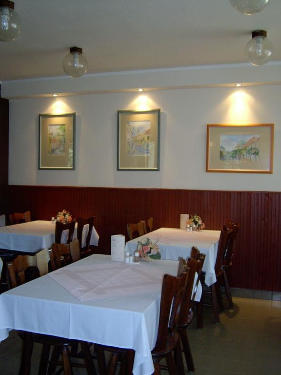 Berg Toboz Panzió Hotel Pécs Kültér fotó