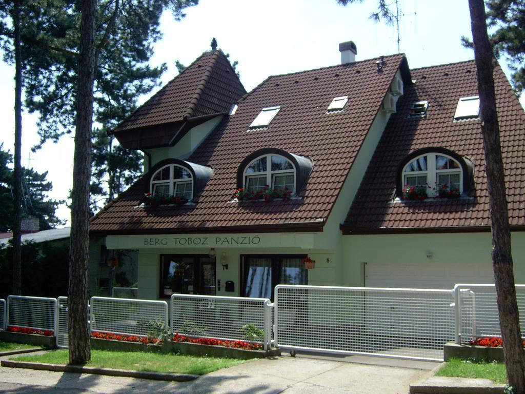 Berg Toboz Panzió Hotel Pécs Kültér fotó
