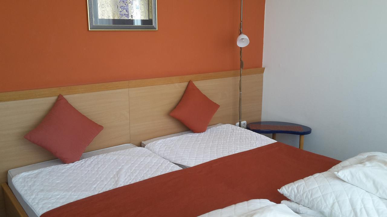 Berg Toboz Panzió Hotel Pécs Kültér fotó
